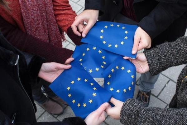 UE
