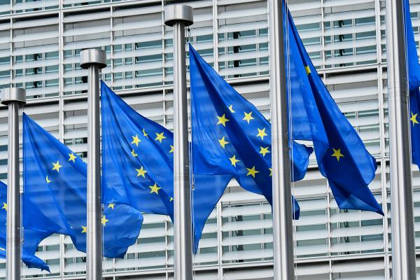 Berlaymont bandeiras UE União Europeia Defesa